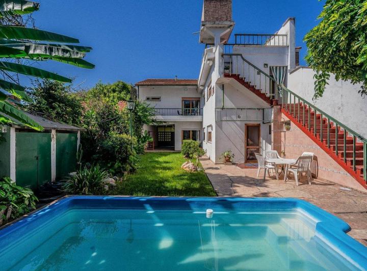 Casa · 249m² · 5 Ambientes · 2 Cocheras