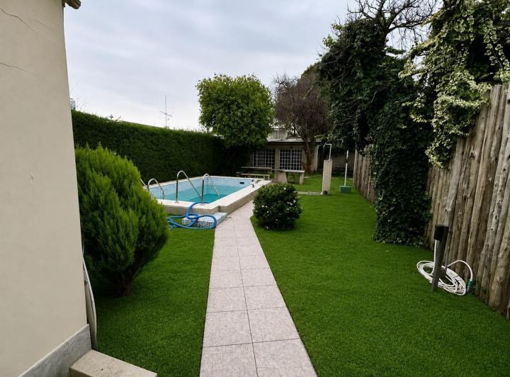 Casa · 200m² · 4 Ambientes · 1 Cochera