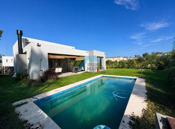 Casa · 130m² · 4 Ambientes · 1 Cochera