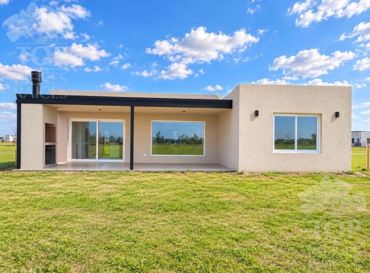 Casa · 180m² · 4 Ambientes · 4 Cocheras