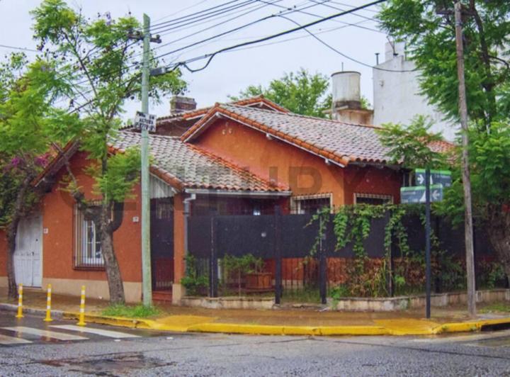 Casa · 213m² · 5 Ambientes · 1 Cochera