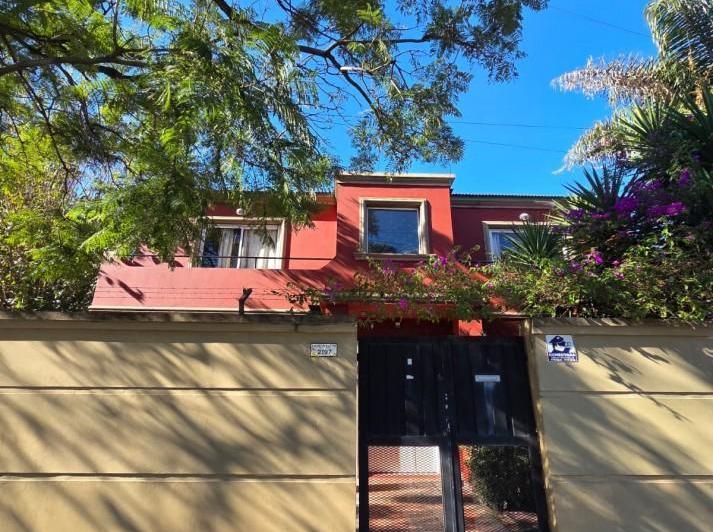 Casa · 150m² · 5 Ambientes · 1 Cochera