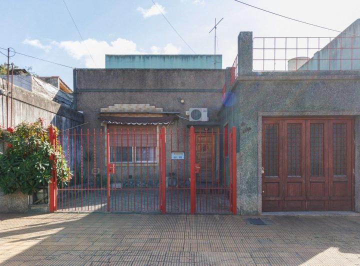 Casa · 128m² · 3 Ambientes · 2 Cocheras