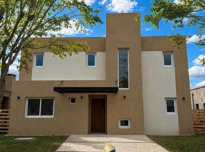 Casa · 171m² · 6 Ambientes · 1 Cochera