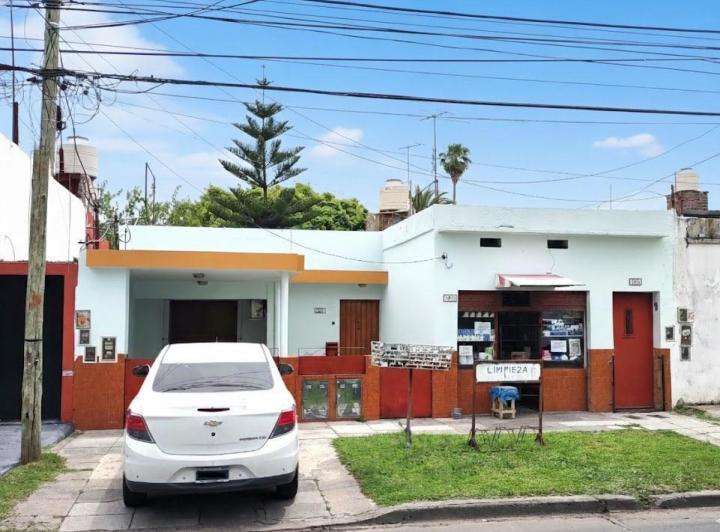 Casa · 200m² · 3 Ambientes · 1 Cochera