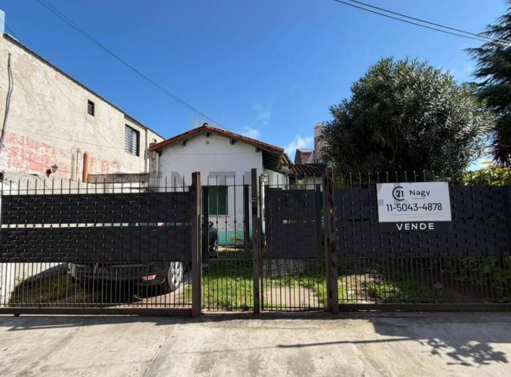 Casa · 107m² · 4 Ambientes · 2 Cocheras