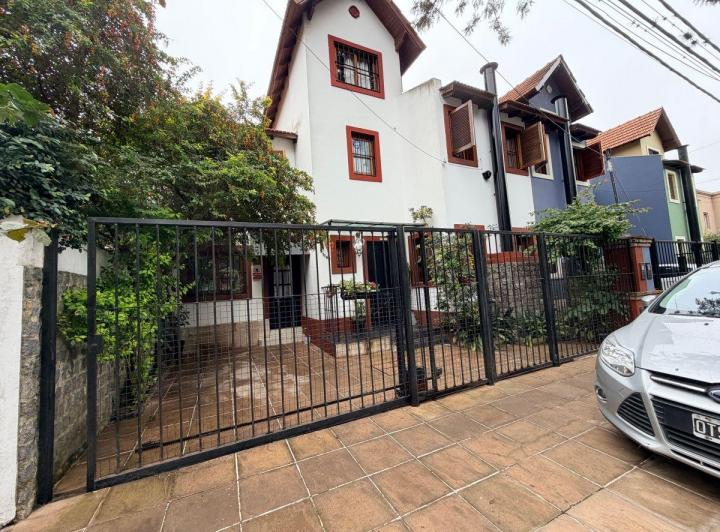 Casa · 160m² · 4 Ambientes · 1 Cochera