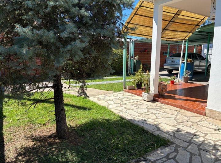 Casa · 122m² · 3 Ambientes · 2 Cocheras