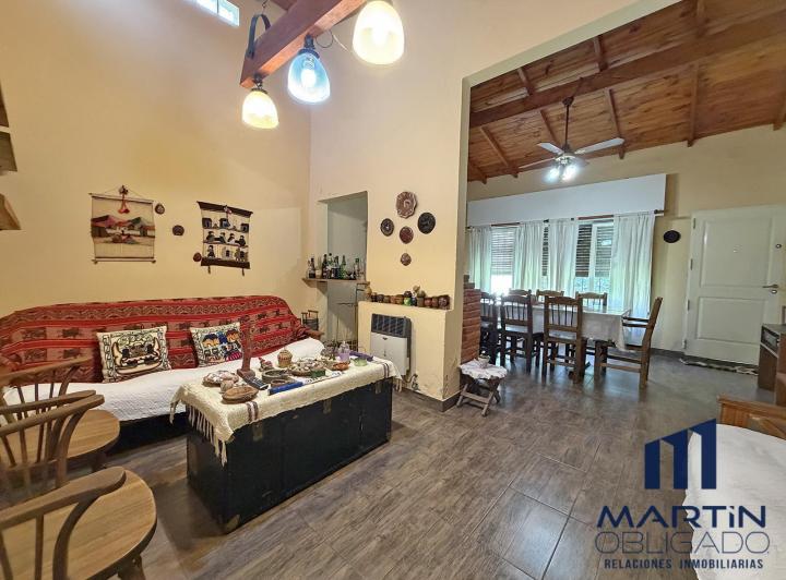 Casa · 166m² · 4 Ambientes · 2 Cocheras