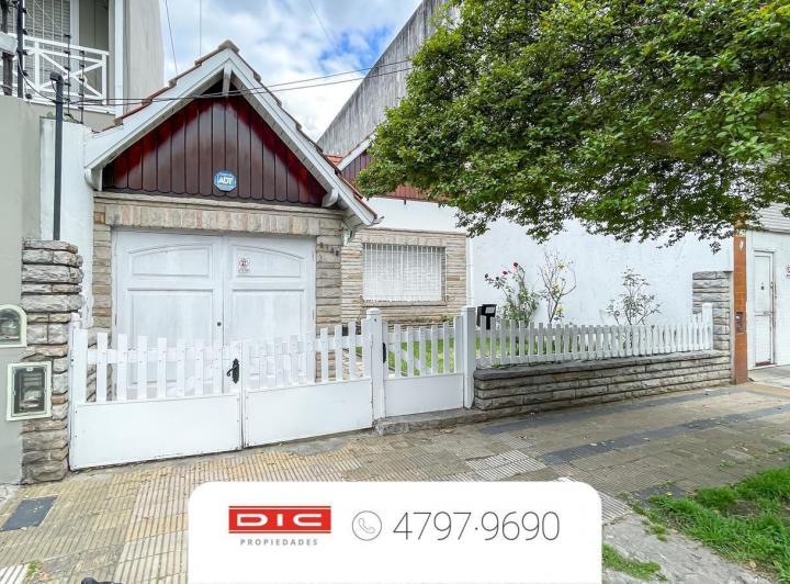 Casa · 196m² · 5 Ambientes · 1 Cochera