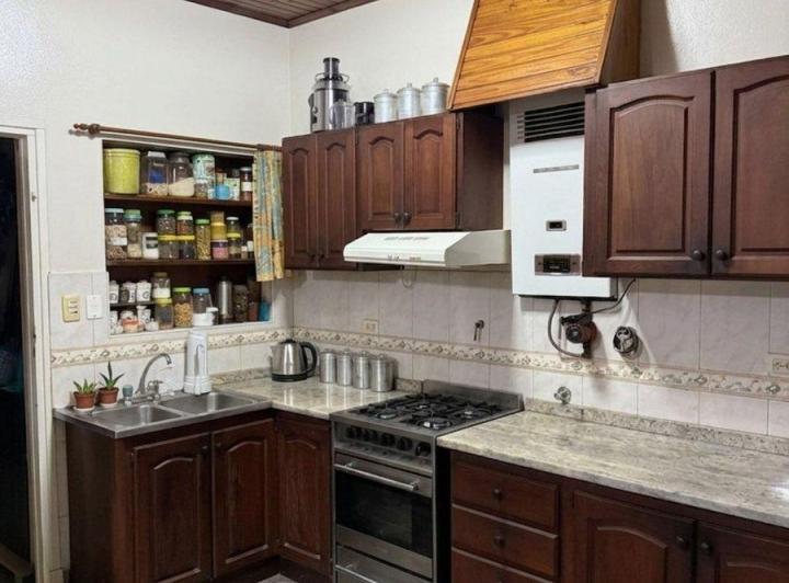 Casa · 215m² · 4 Ambientes · 1 Cochera