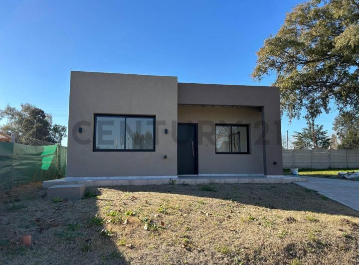 Casa · 92m² · 3 Ambientes · 1 Cochera