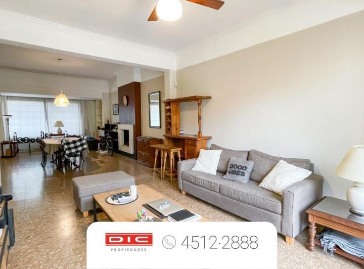 Casa · 218m² · 6 Ambientes · 1 Cochera