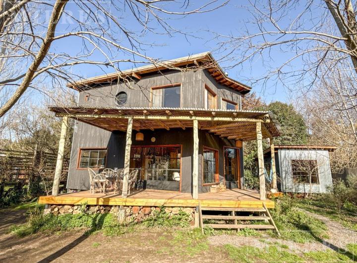 Casa · 105m² · 5 Ambientes · 1 Cochera