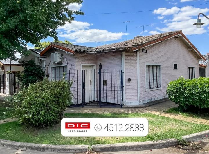 Casa · 70m² · 3 Ambientes · 1 Cochera
