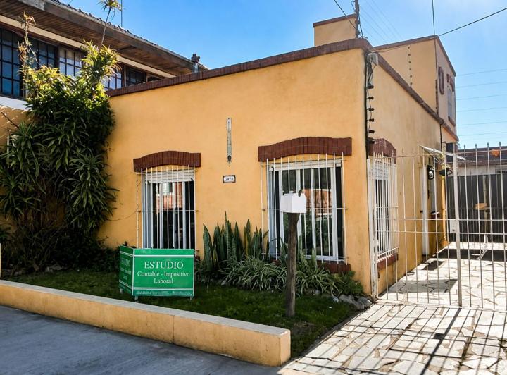 Casa · 121m² · 5 Ambientes · 2 Cocheras