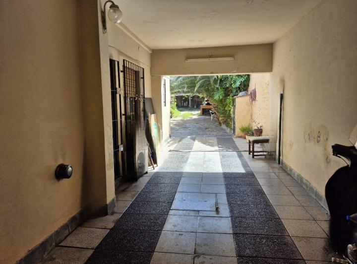 Casa · 90m² · 3 Ambientes · 6 Cocheras