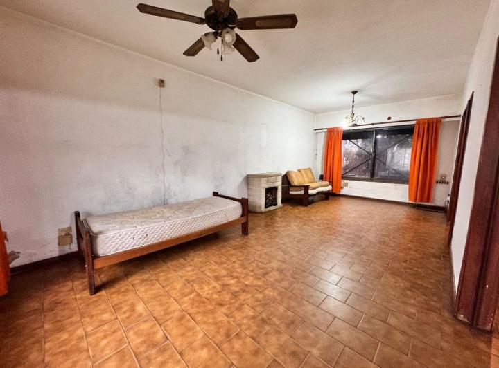 Casa · 95m² · 4 Ambientes · 4 Cocheras