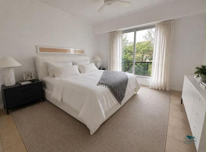Casa · 350m² · 6 Ambientes · 3 Cocheras