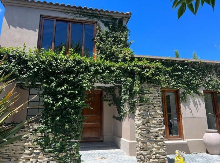 Casa · 202m² · 6 Ambientes · 1 Cochera