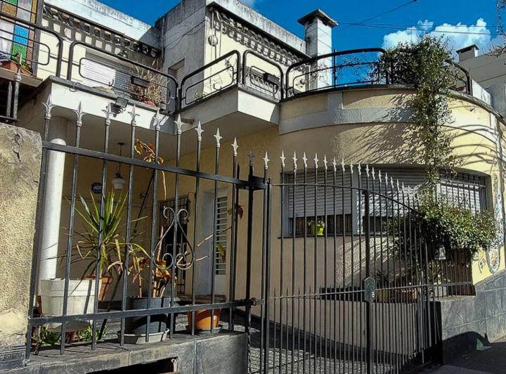 Casa · 180m² · 5 Ambientes · 1 Cochera