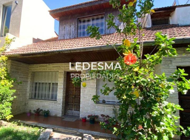 Casa · 190m² · 5 Ambientes · 2 Cocheras