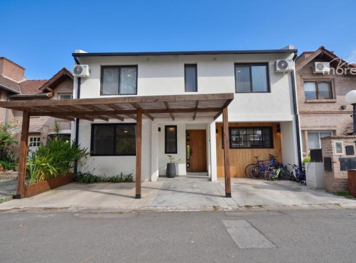 Casa · 159m² · 4 Dormitorios · 1 Cochera