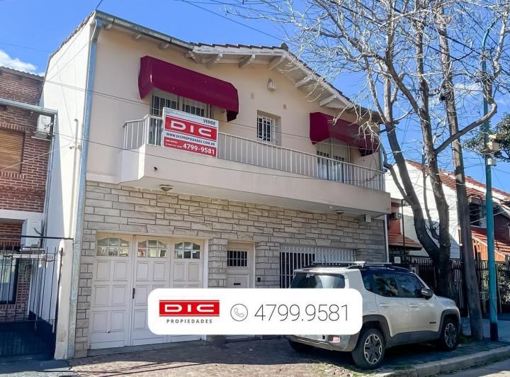 Casa · 312m² · 6 Ambientes · 2 Cocheras