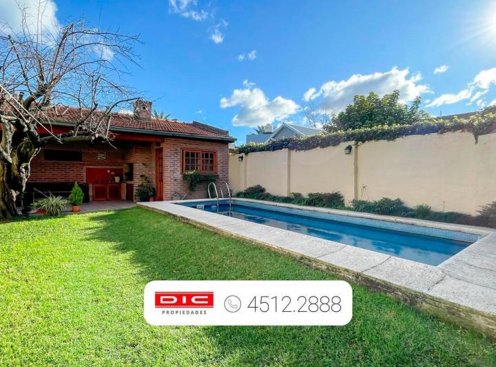 Casa · 245m² · 7 Ambientes