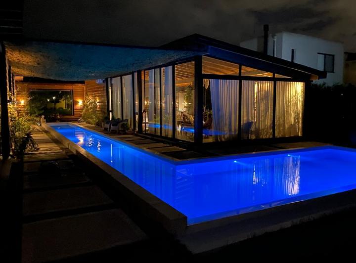 Casa · 235m² · 6 Ambientes · 6 Cocheras