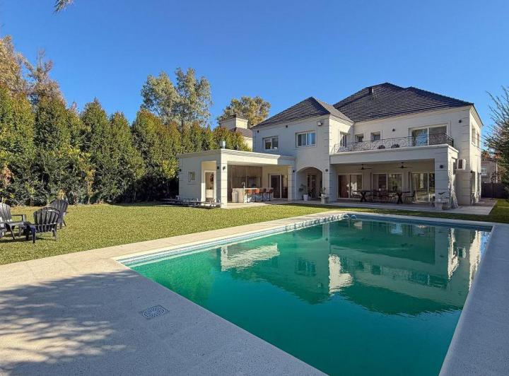 Casa · 462m² · 8 Ambientes