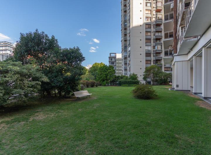 Departamento · 239m² · 8 Ambientes · 1 Cochera