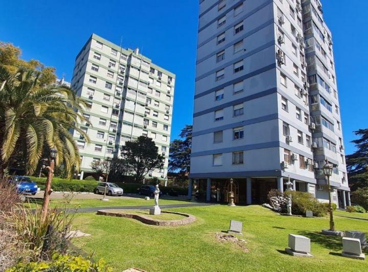 Departamento · 61m² · 4 Ambientes · 1 Cochera