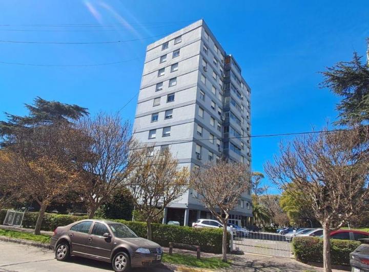 Departamento · 61m² · 4 Ambientes · 1 Cochera