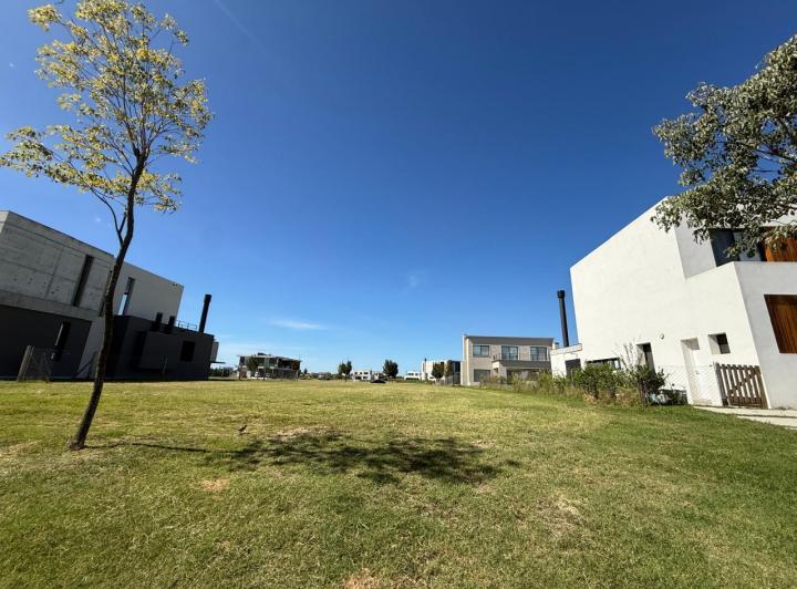 Terreno · 602m²