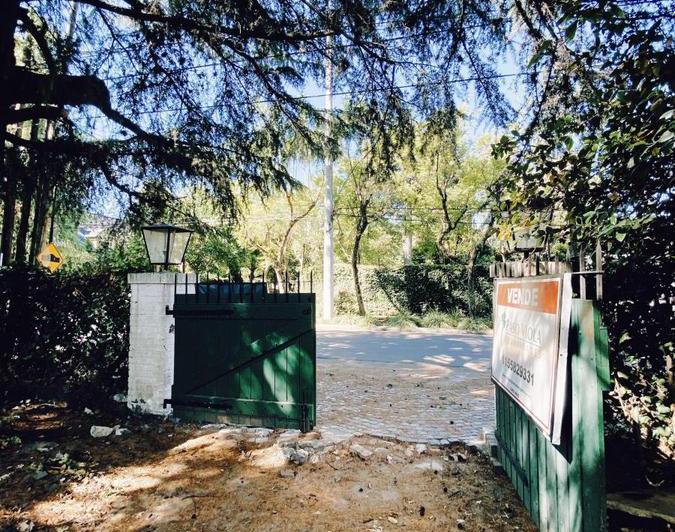 Terreno · 588m²