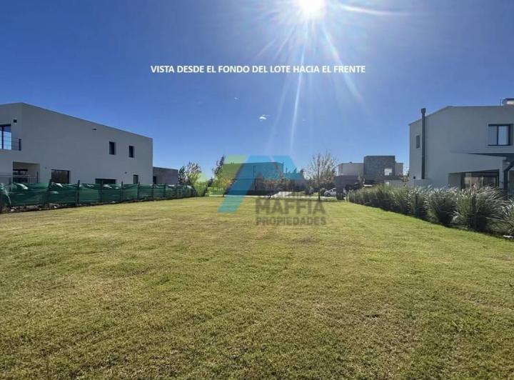 Terreno · 784m²