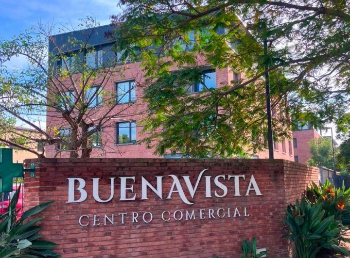 Local comercial · 57m² · 2 Ambientes · 2 Cocheras