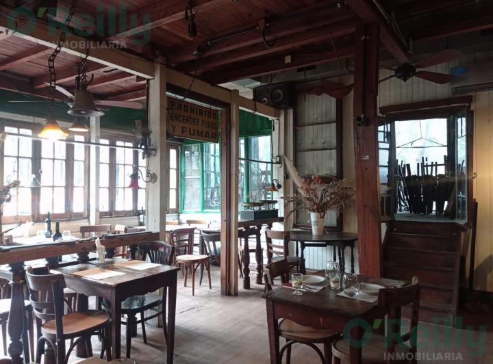 Local comercial · 242m² · 4 Ambientes