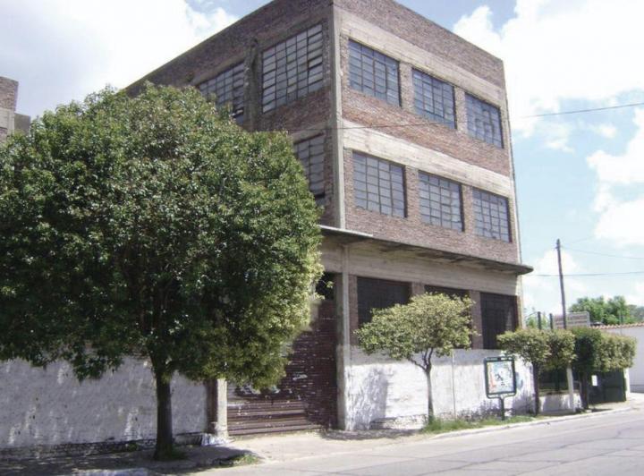 Local comercial · 3220m²