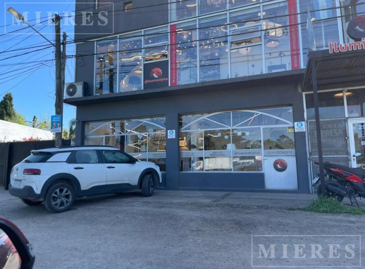 Local comercial · 156m²