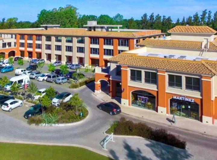 Local comercial · 305m² · 1 Cochera