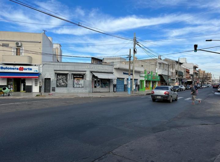 Local comercial · 237m²