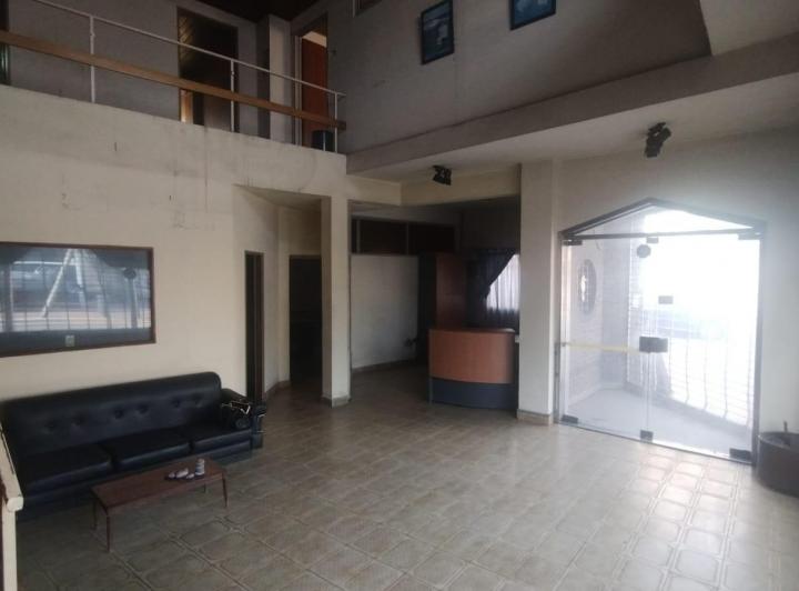 Local comercial · 219m² · 5 Ambientes