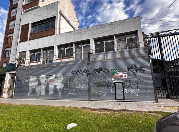 Local comercial · 3384m²