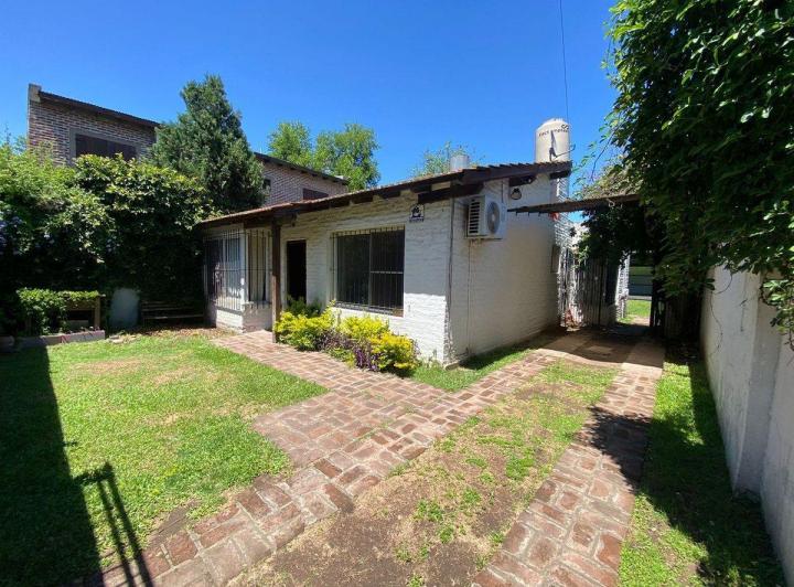 Casa · 85m² · 4 Ambientes · 2 Cocheras