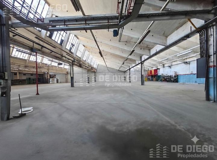 Bodega-Galpón · 2977m²
