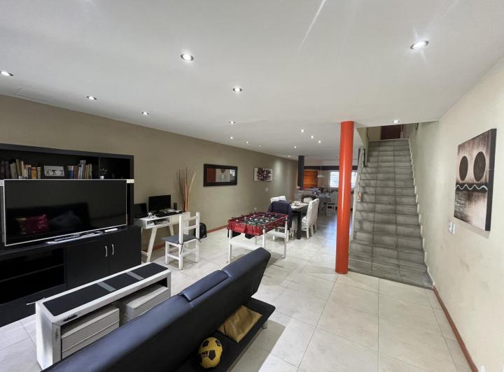 Casa · 172m² · 4 Ambientes · 2 Cocheras