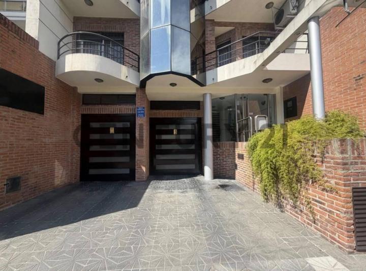 Departamento · 81m² · 4 Ambientes · 1 Cochera