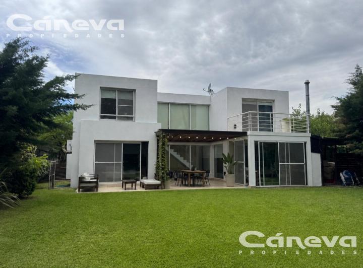 Casa · 205m²
